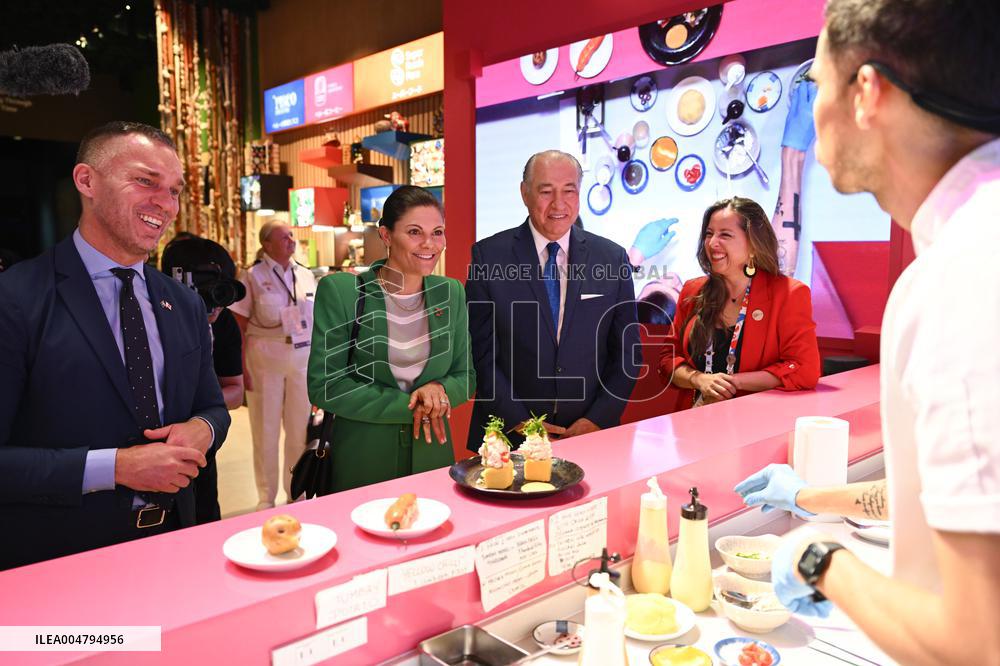 CROWN PRINCESS IN OSAKA