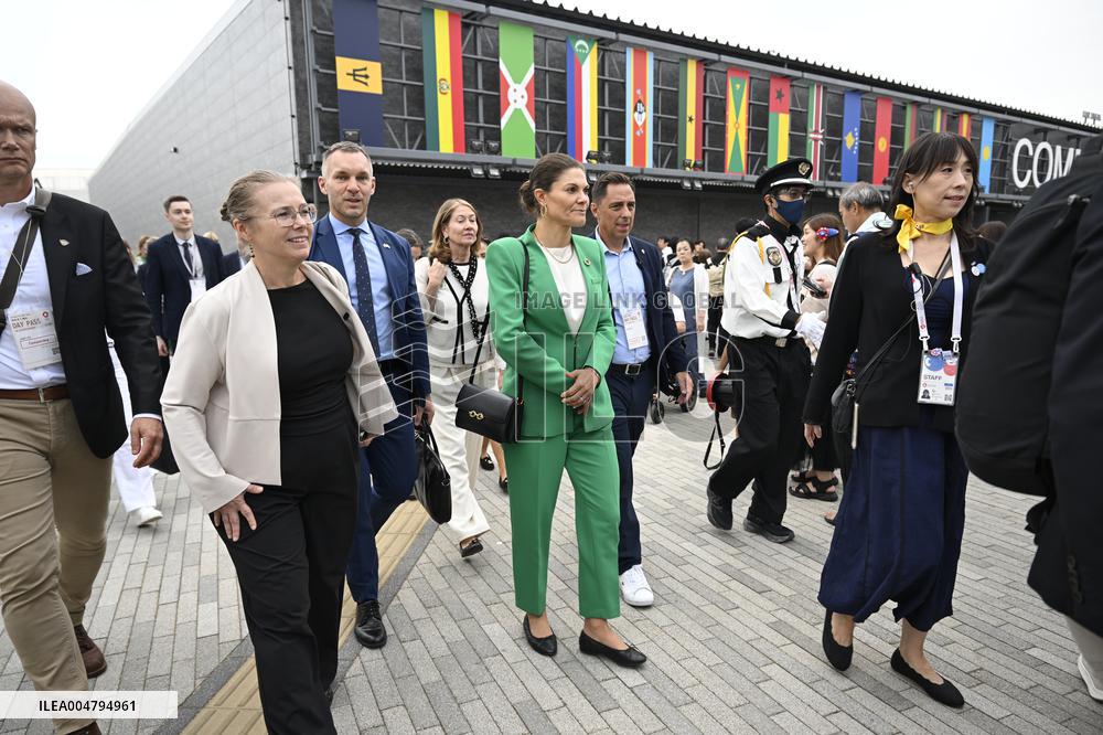 CROWN PRINCESS IN OSAKA