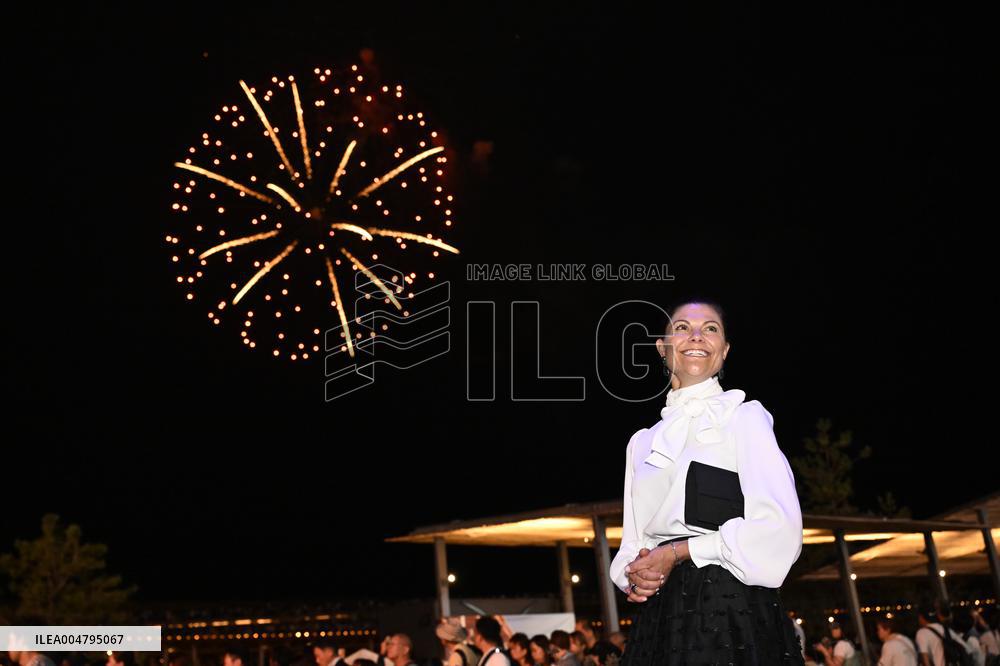 CROWN PRINCESS IN OSAKA