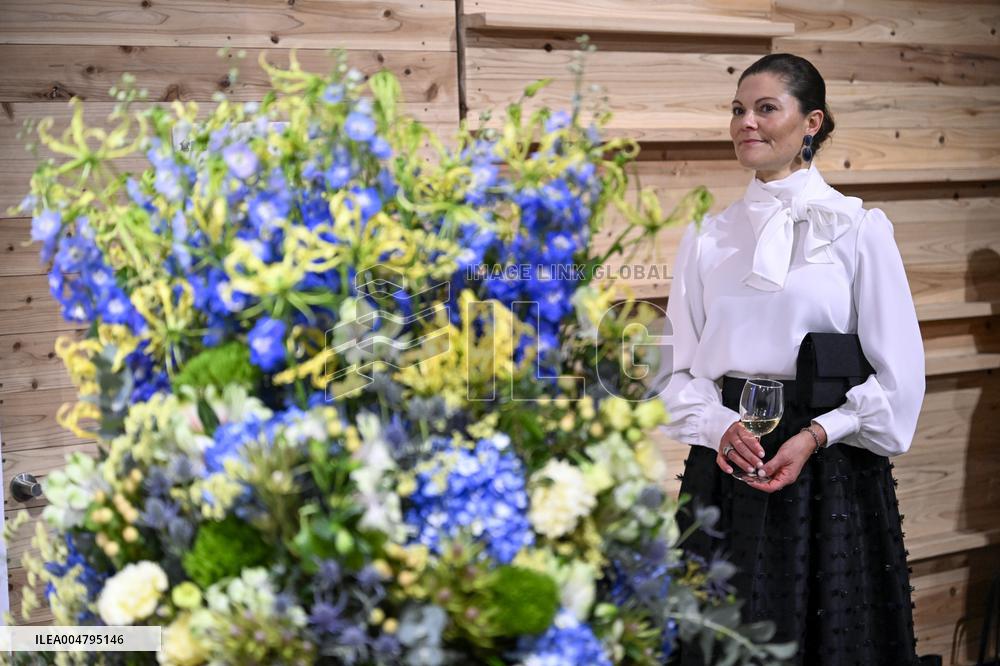 CROWN PRINCESS IN OSAKA