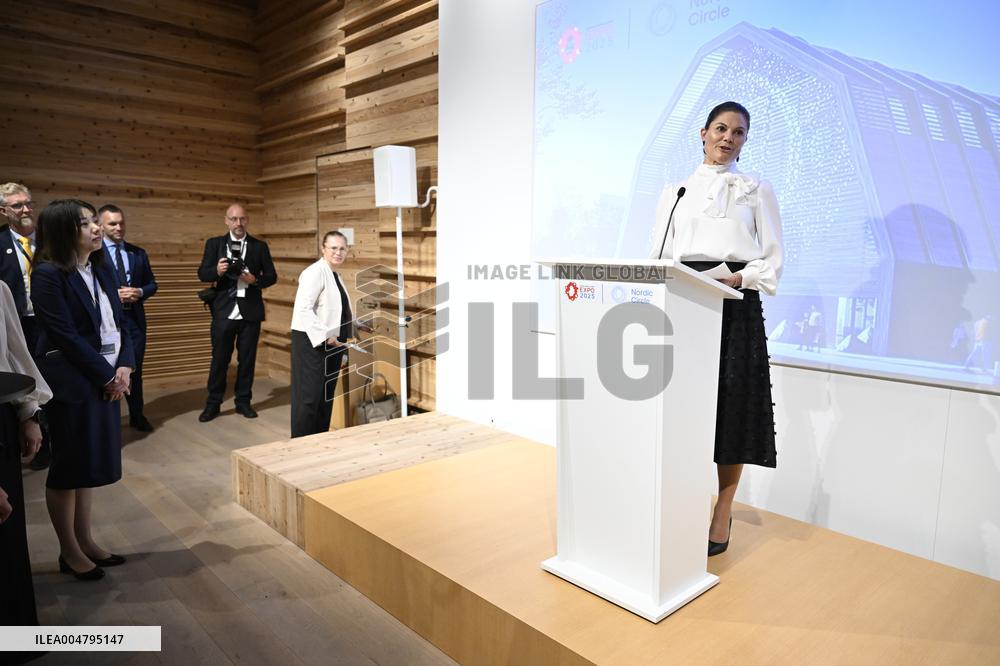 CROWN PRINCESS IN OSAKA