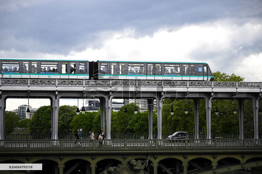 METRO RATP Replacing Line 6 - Paris