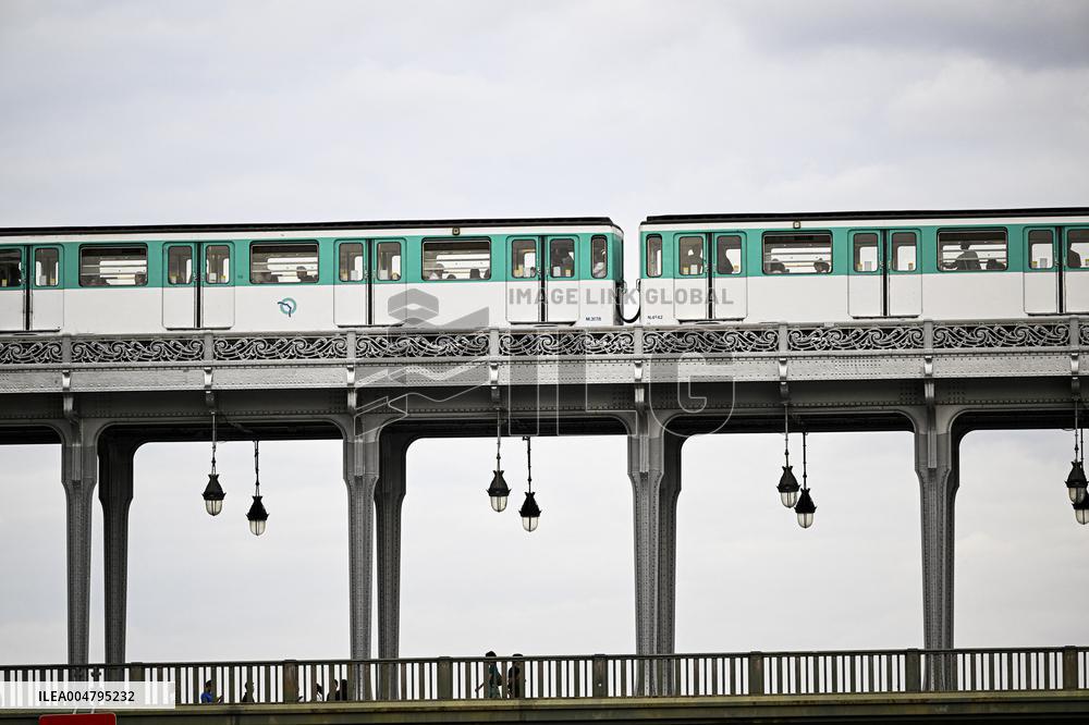 METRO RATP Replacing Line 6 - Paris