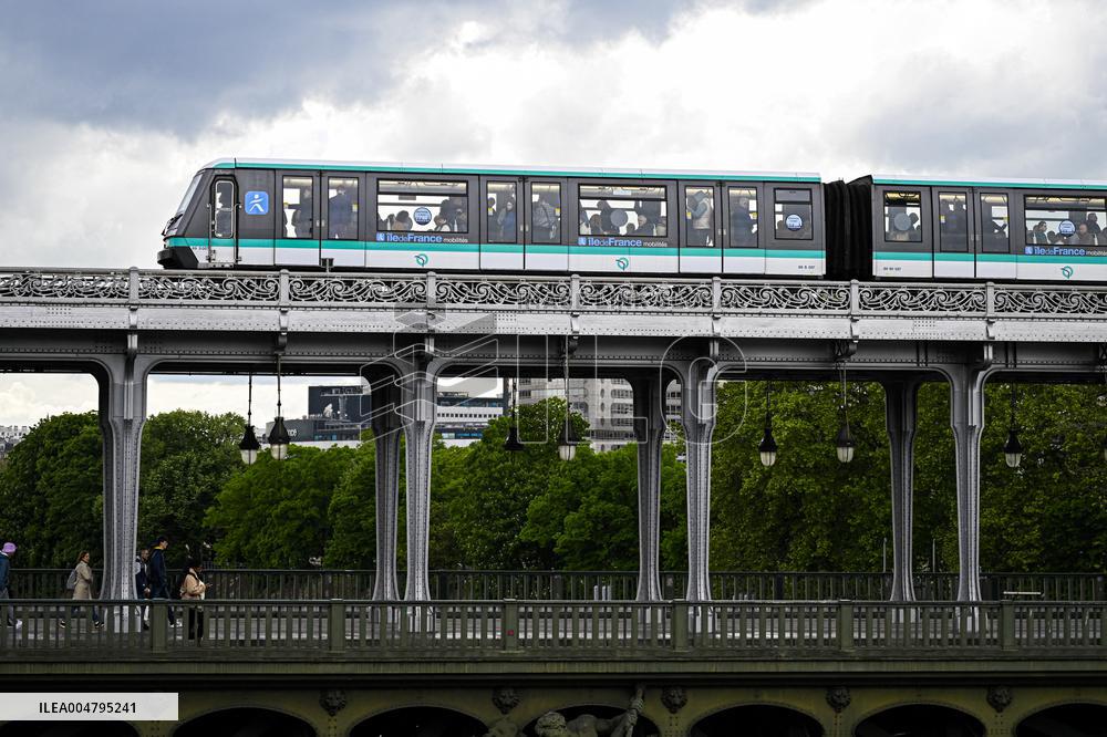 METRO RATP Replacing Line 6 - Paris