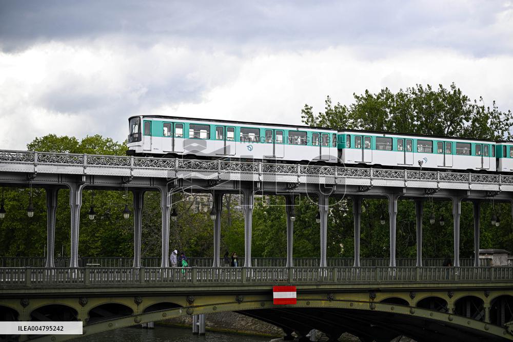 METRO RATP Replacing Line 6 - Paris