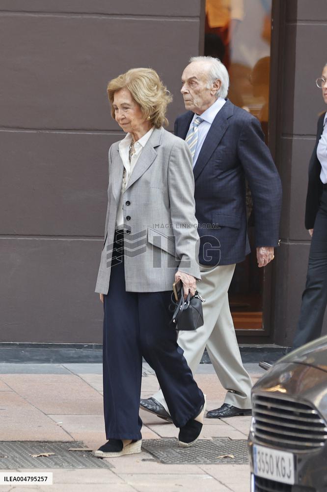 Queen Sofia Leaves A Restaurant With Her Brother-In-Law, Carlos Zurita - Madrid