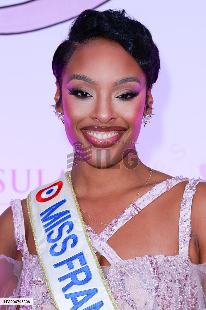 Peninsula in Pink Charity Cocktail - Paris