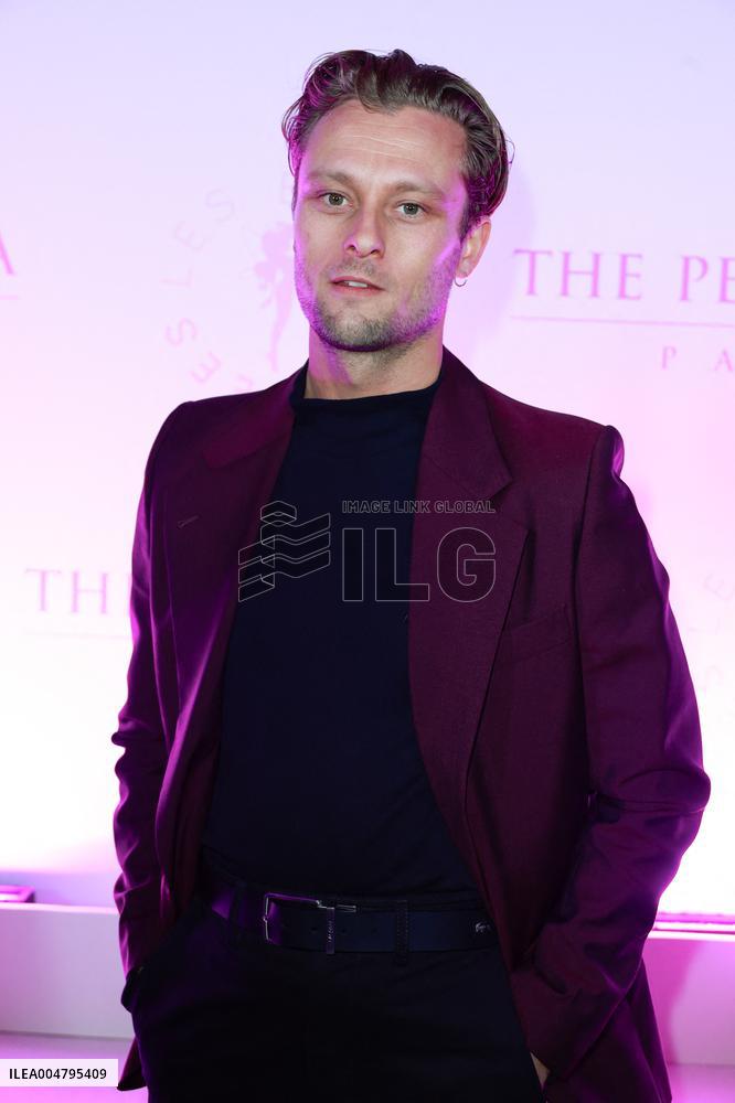 Peninsula in Pink Charity Cocktail - Paris