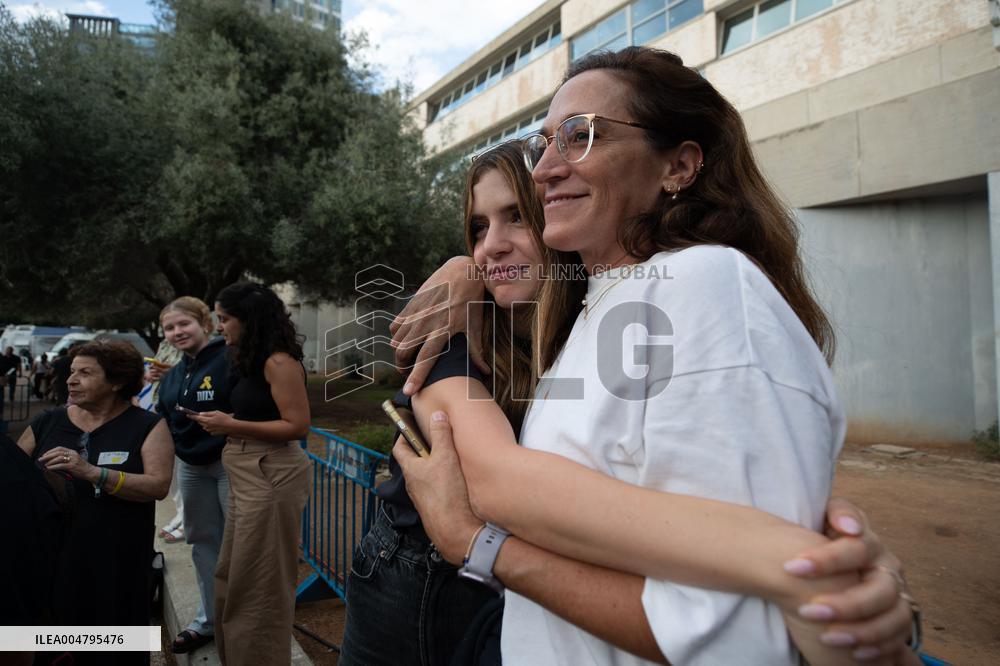 Israelis Celebrate Following Ceasefire Deal - Tel Aviv