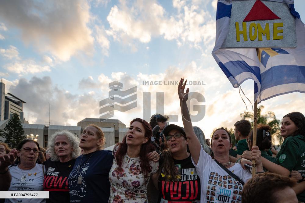 Israelis Celebrate Following Ceasefire Deal - Tel Aviv