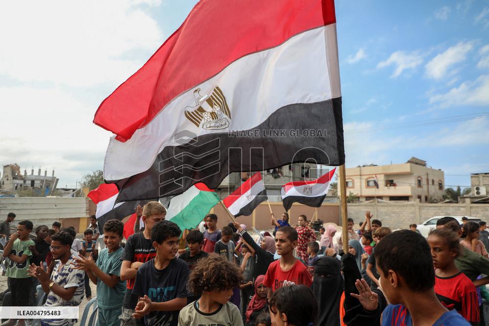 Palestinians Gather Following Gaza Ceasefire Deal - Palestine