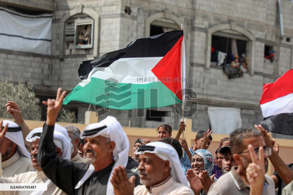 Palestinians Gather Following Gaza Ceasefire Deal - Palestine