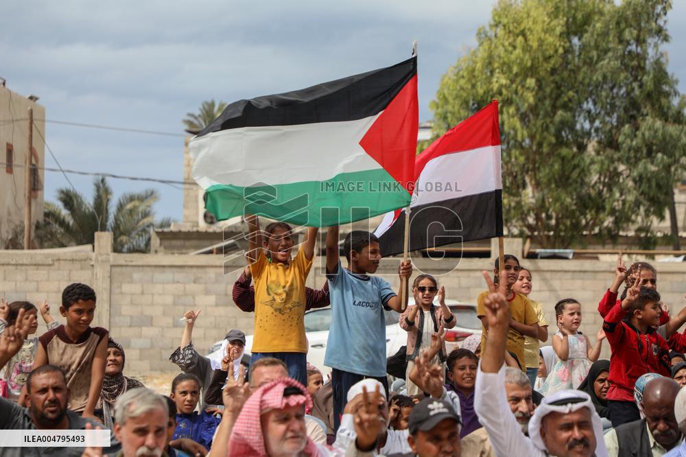 Palestinians Gather Following Gaza Ceasefire Deal - Palestine