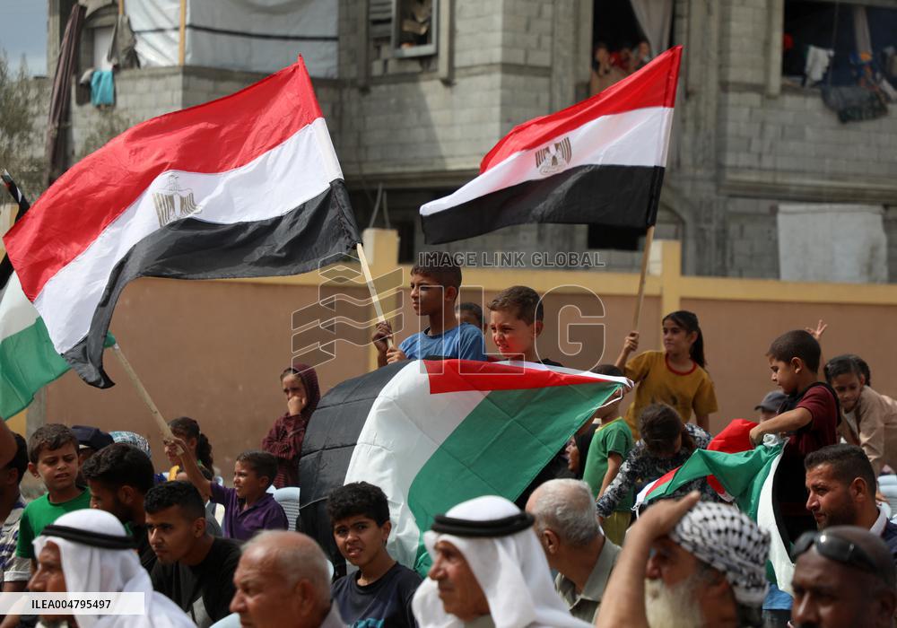 Palestinians Gather Following Gaza Ceasefire Deal - Palestine