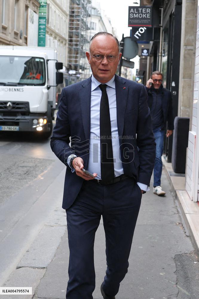 Edouard Philippe Arrives At Elysee Palace - Paris