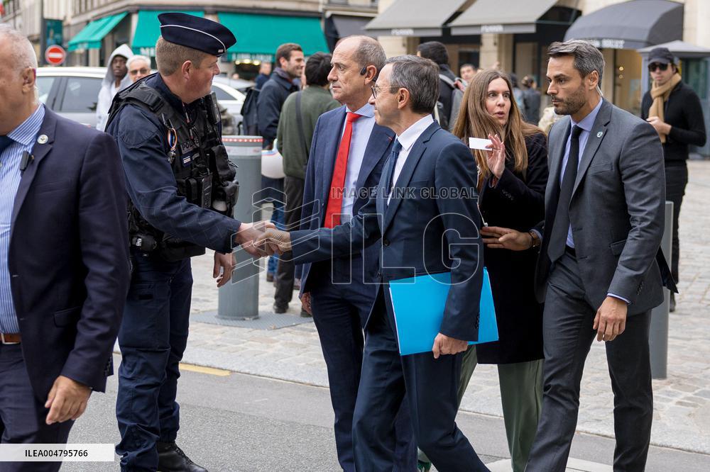 Arrival of party leaders outside the Élysée Palace - Paris AJ