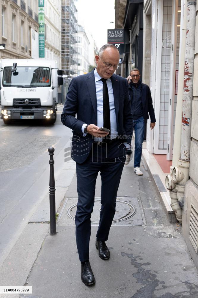 Arrival of party leaders outside the Élysée Palace - Paris AJ