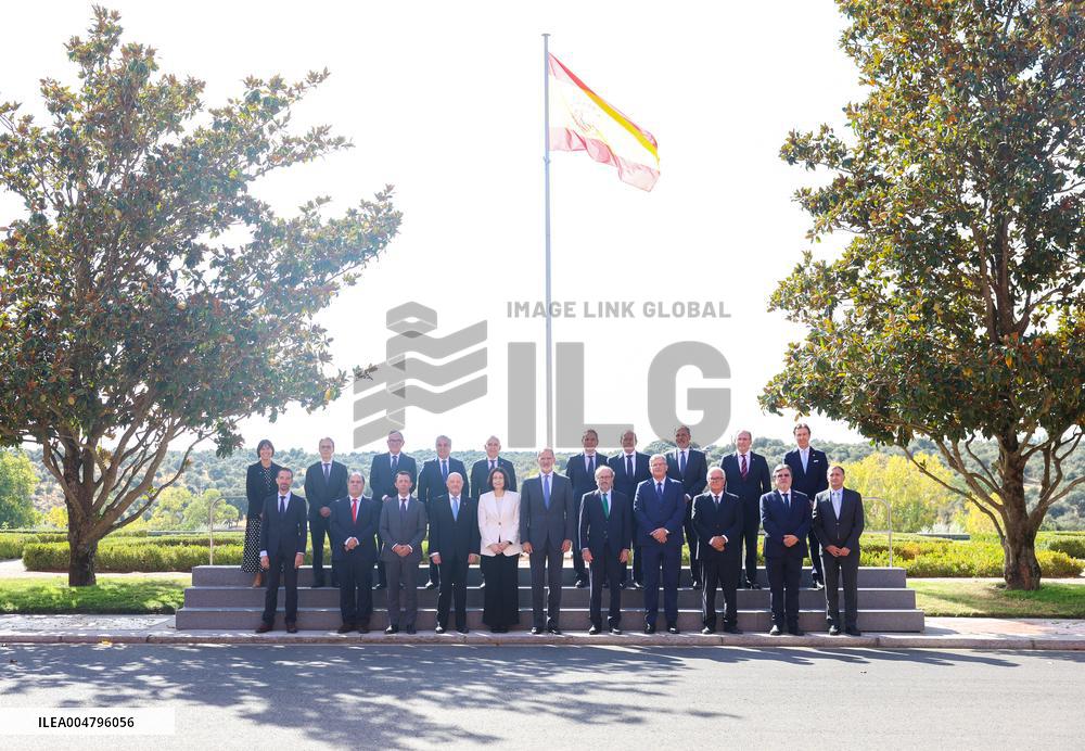 King Receives Notarial Foundation Representatives - Madrid