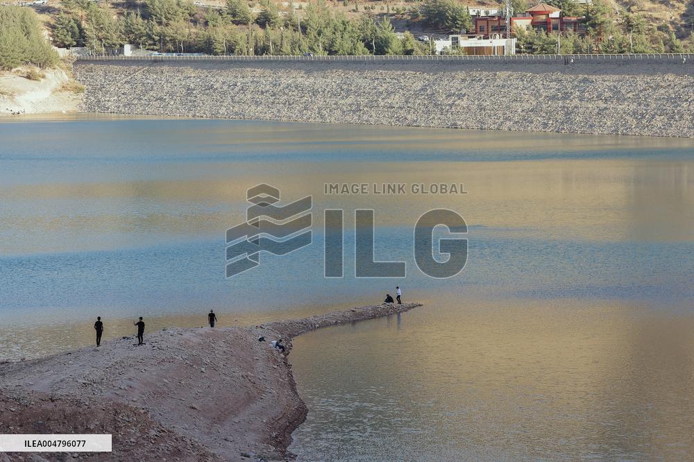 Iraq Duhok Dam Water Levels Decline
