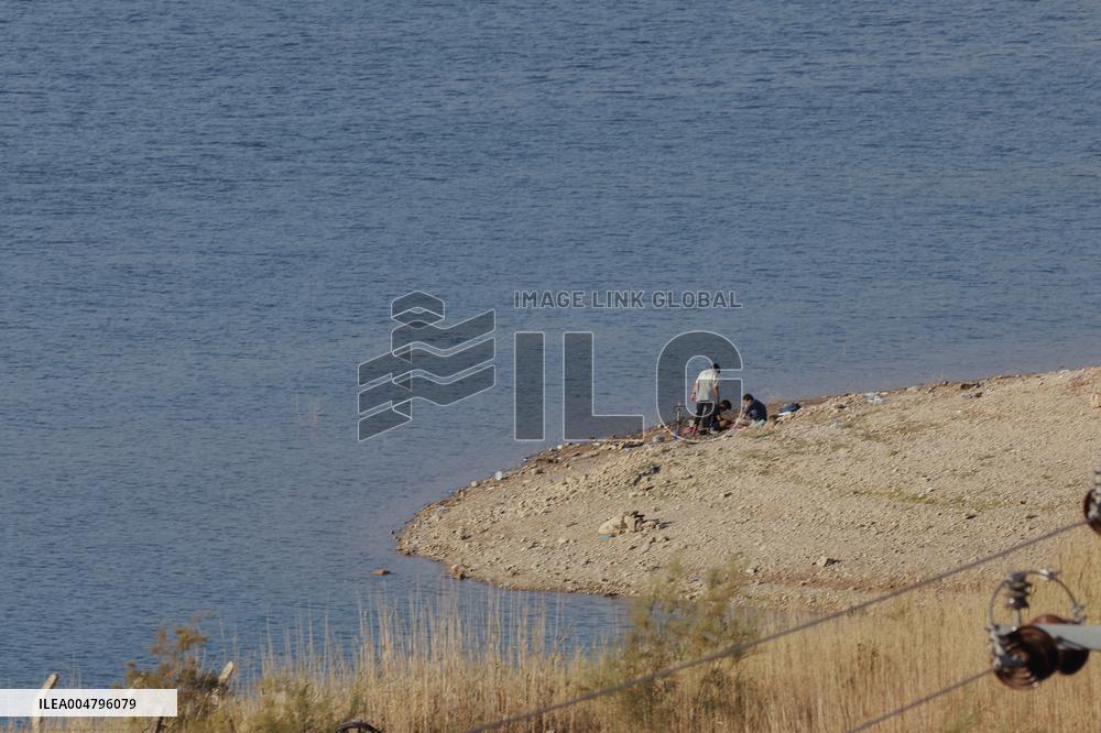 Iraq Duhok Dam Water Levels Decline
