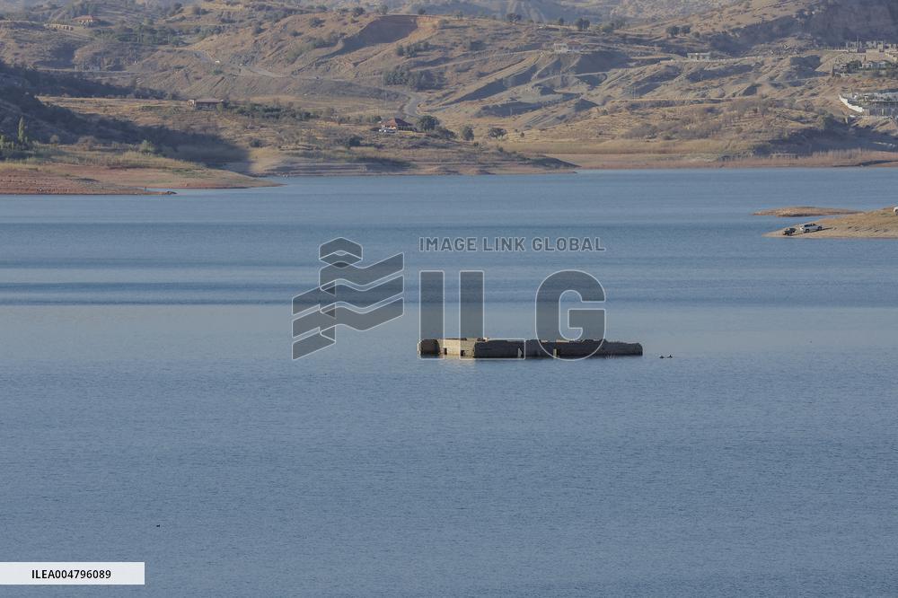 Iraq Duhok Dam Water Levels Decline