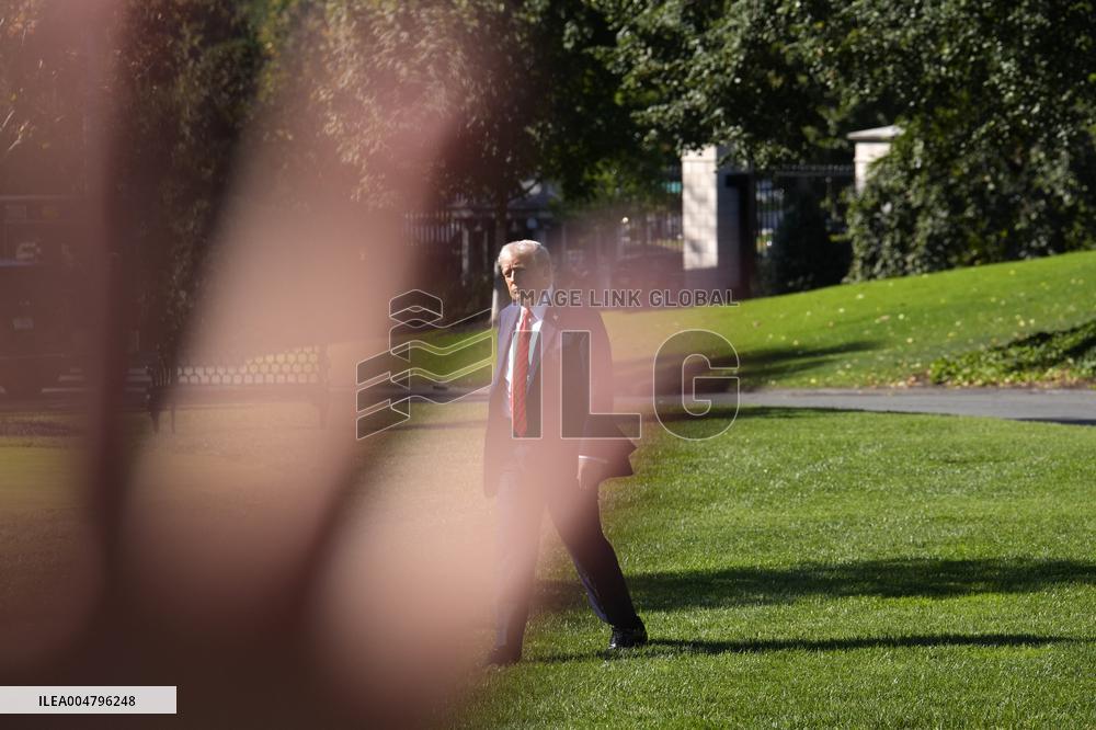 Donald Trump departs to Military Medical Center - Washington