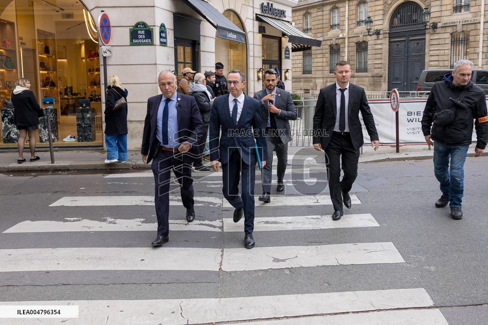 Departure of party leaders outside the Elysee Palace - Paris AJ