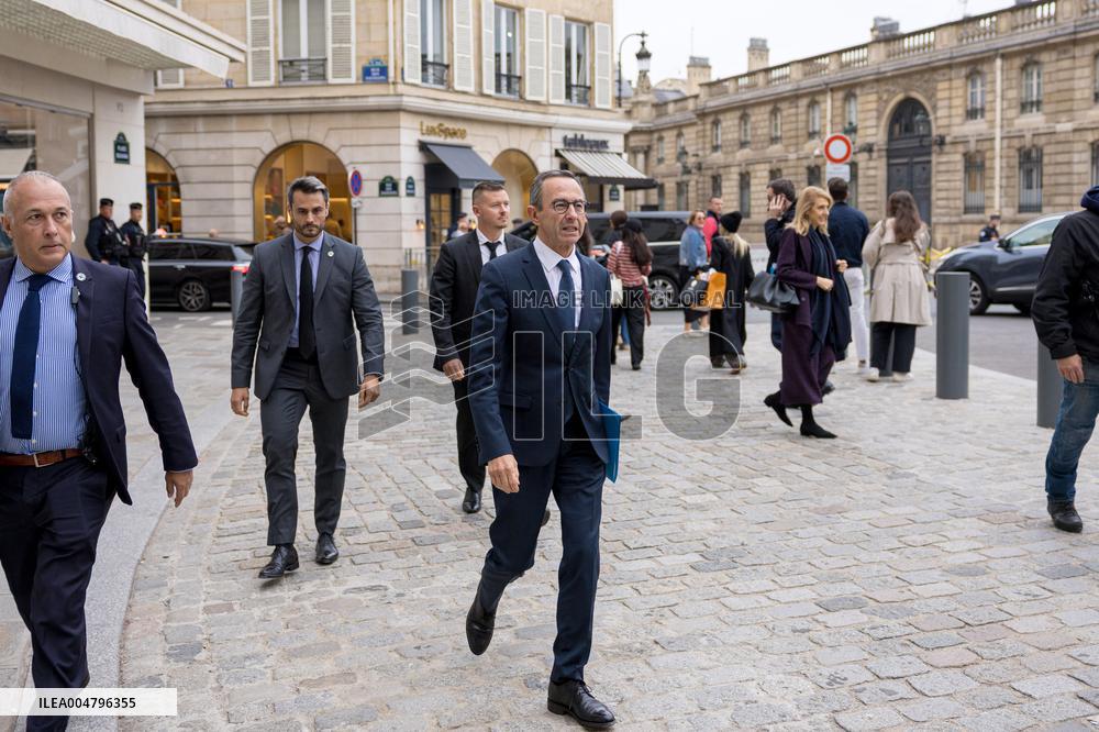 Departure of party leaders outside the Elysee Palace - Paris AJ