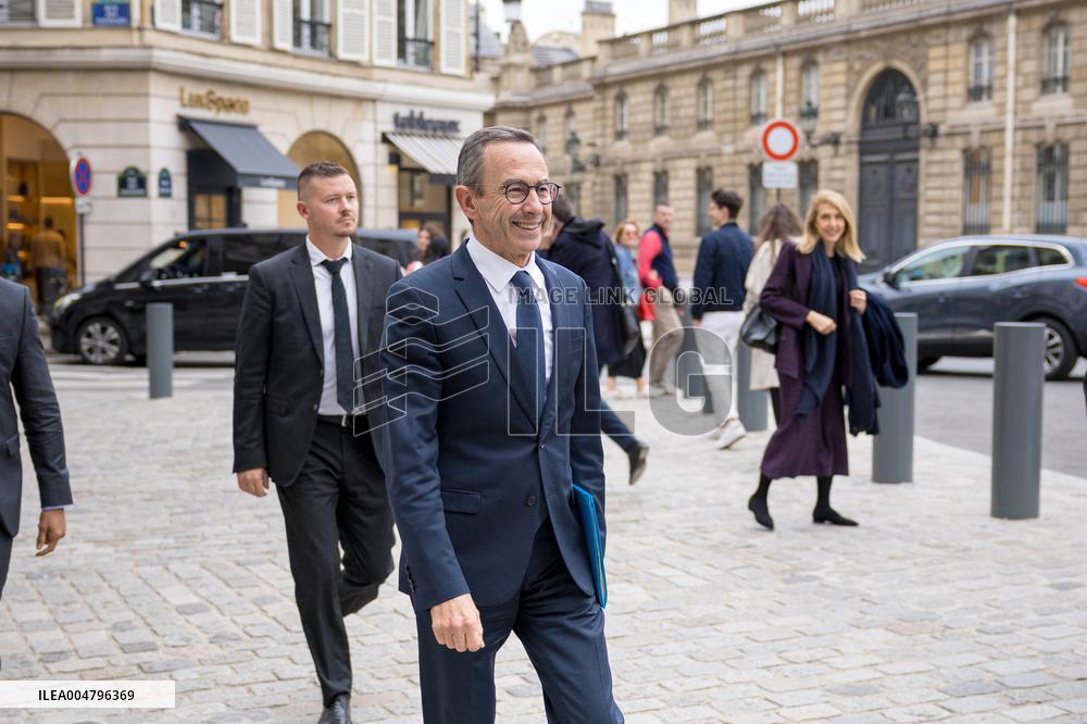 Departure of party leaders outside the Elysee Palace - Paris AJ