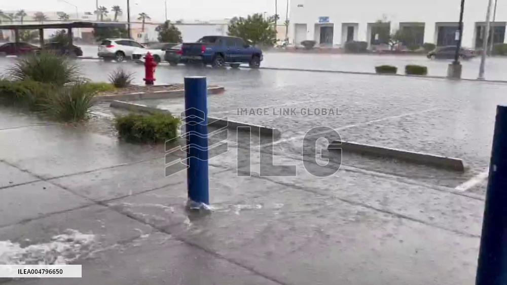 US: Heavy Rain Causes Flash Flooding, Flight Delays in Las Vegas