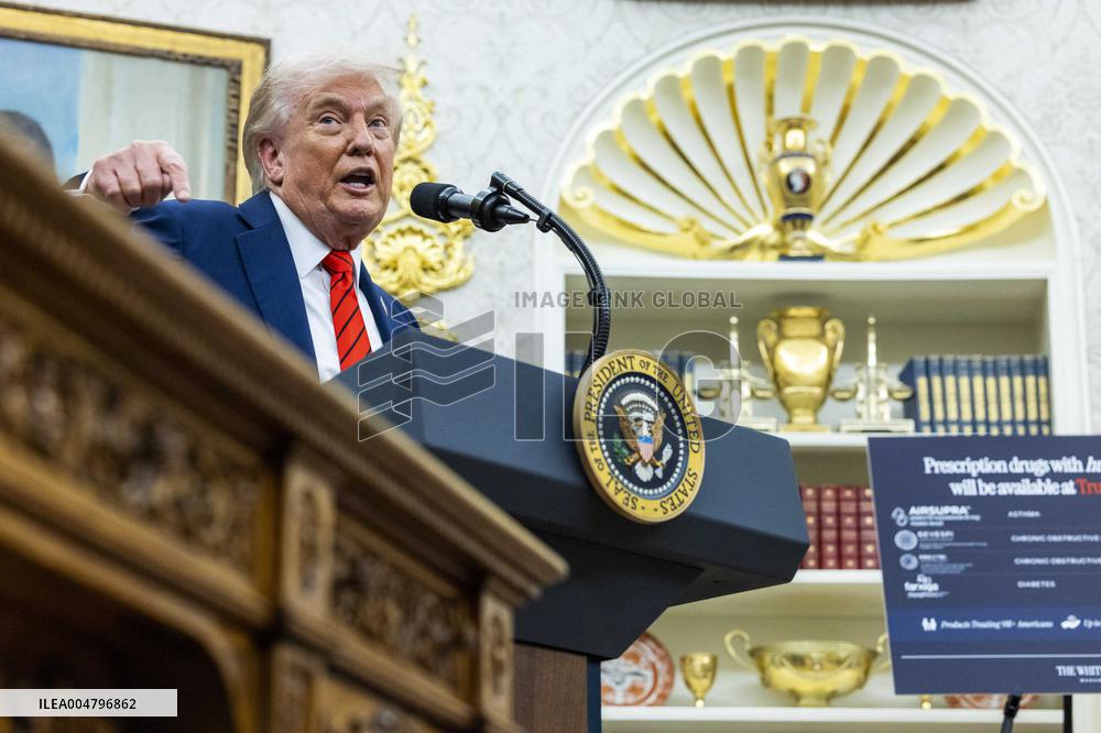 US President Donald Trump announces a drug pricing deal during a press conference in the Oval Office