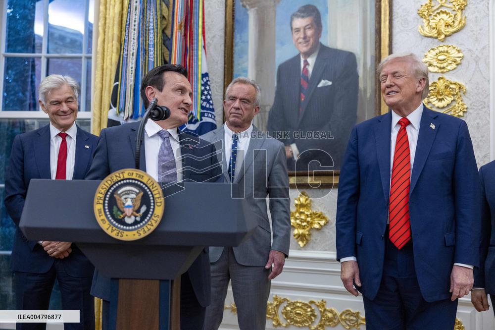 US President Donald Trump announces a drug pricing deal during a press conference in the Oval Office