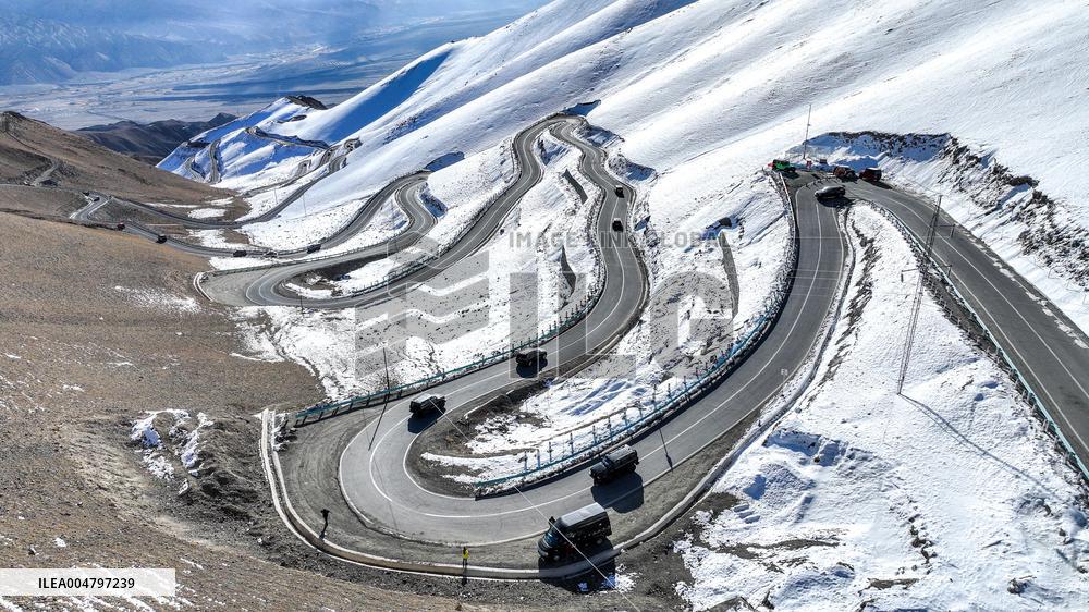 Winding Panlong Ancient Road