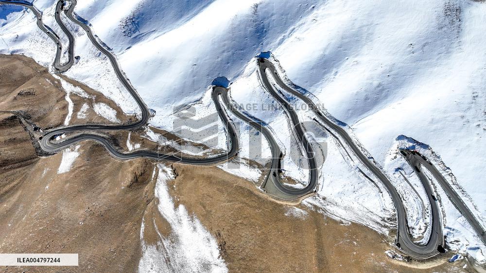 Winding Panlong Ancient Road