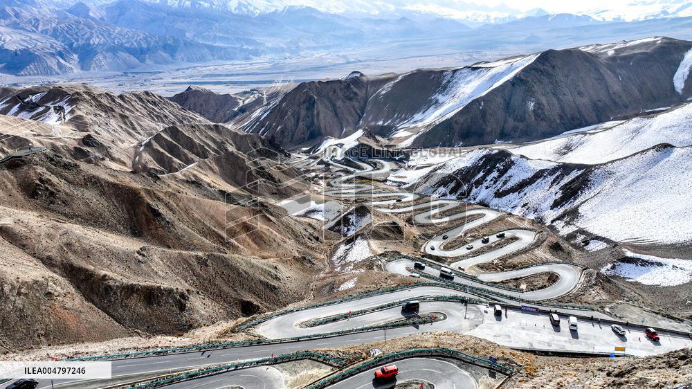 Winding Panlong Ancient Road