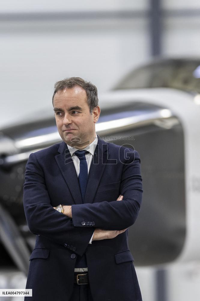 Sebastien Lecornu Visits Aerospace Company Turgis Et Gaillard - Blois