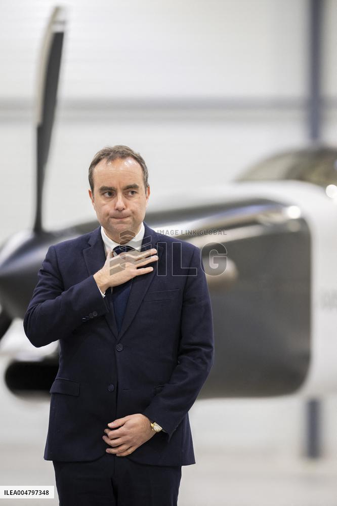 Sebastien Lecornu Visits Aerospace Company Turgis Et Gaillard - Blois