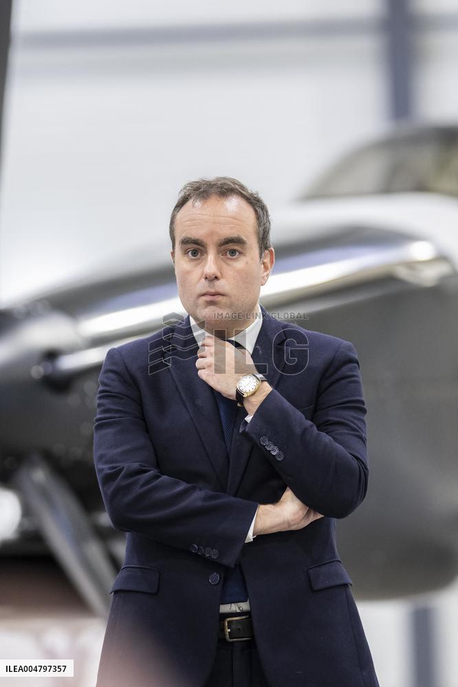 Sebastien Lecornu Visits Aerospace Company Turgis Et Gaillard - Blois