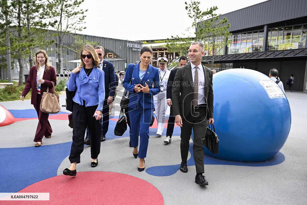 CROWN PRINCESS IN OSAKA