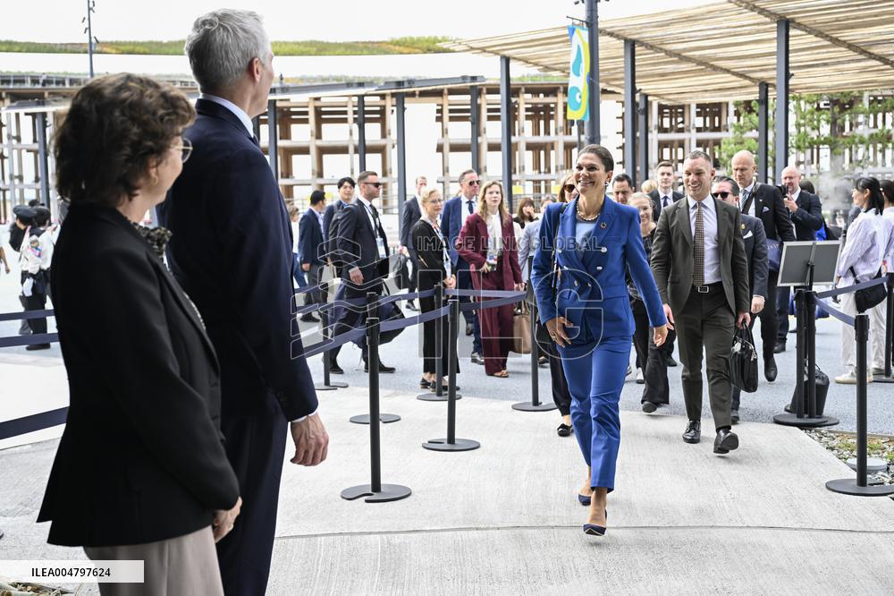 CROWN PRINCESS IN OSAKA