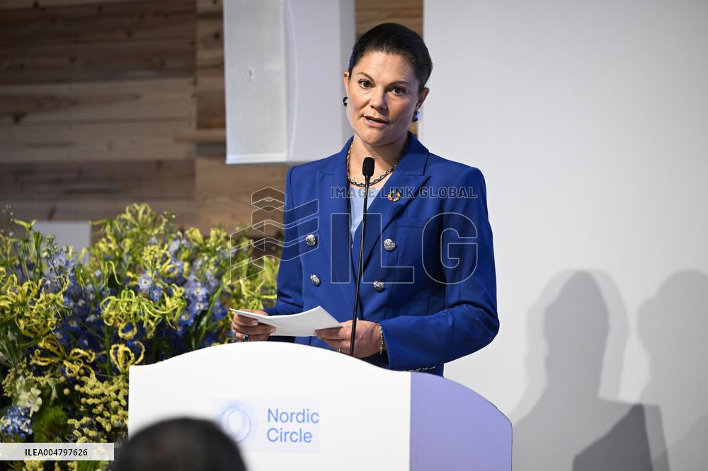 CROWN PRINCESS IN OSAKA