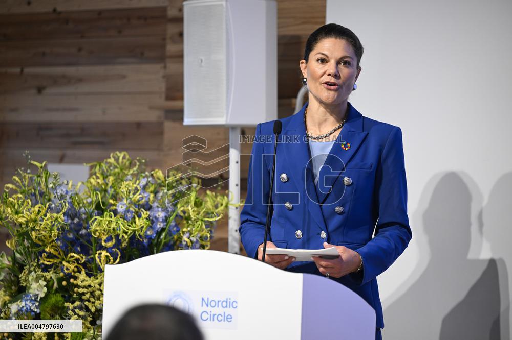 CROWN PRINCESS IN OSAKA