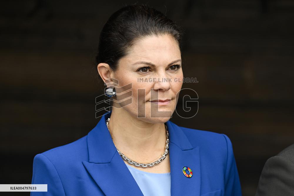 CROWN PRINCESS IN OSAKA