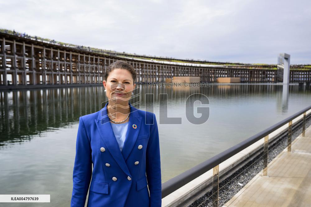 CROWN PRINCESS IN OSAKA