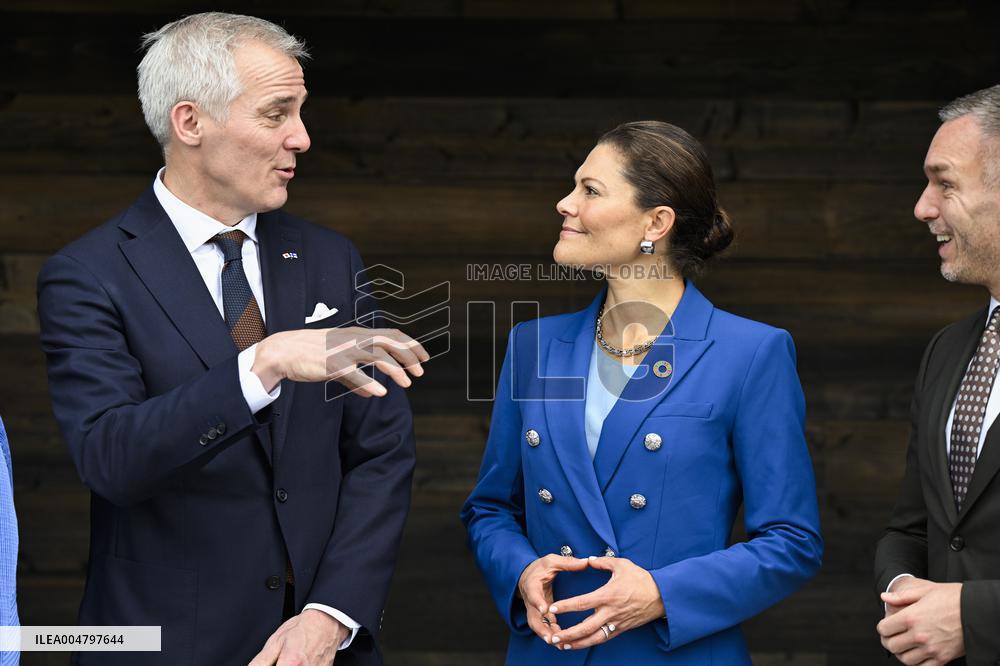 CROWN PRINCESS IN OSAKA