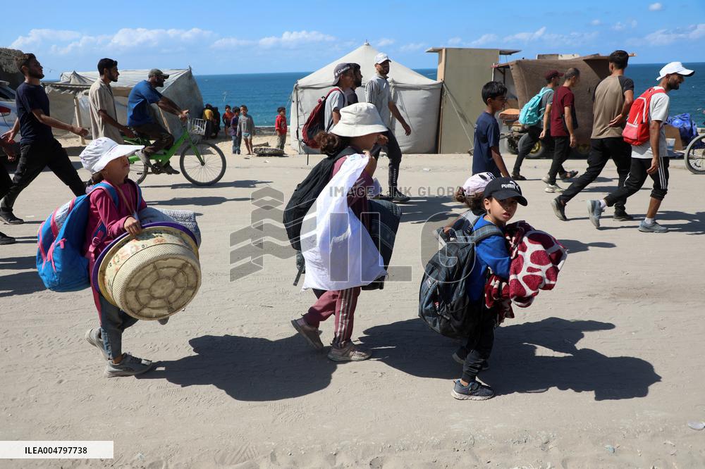 Palestinians Returning to Gaza City - Palestine
