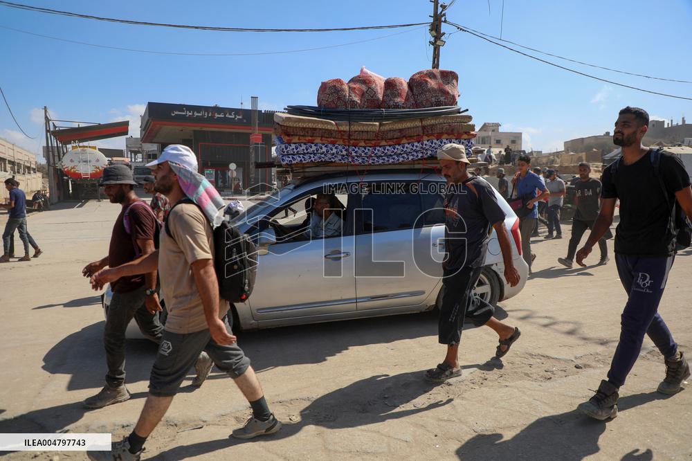 Palestinians Returning to Gaza City - Palestine