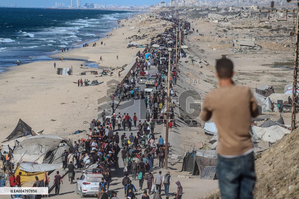 Palestinians Returning to Gaza City - Palestine