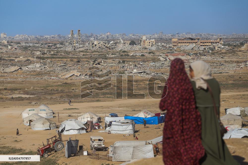 Palestinians Returning to Gaza City - Palestine