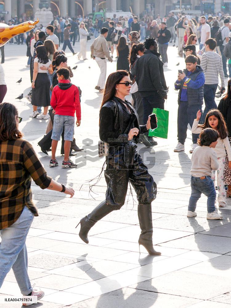 Anne Hathaway filming The Devil Wears Prada 2 in Milan - Italy